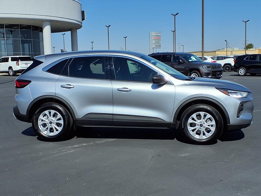 2024 Ford Escape Active photo 2
