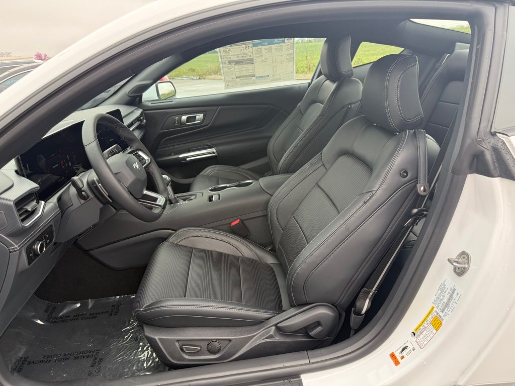 2025 Ford Mustang GT Premium photo 4