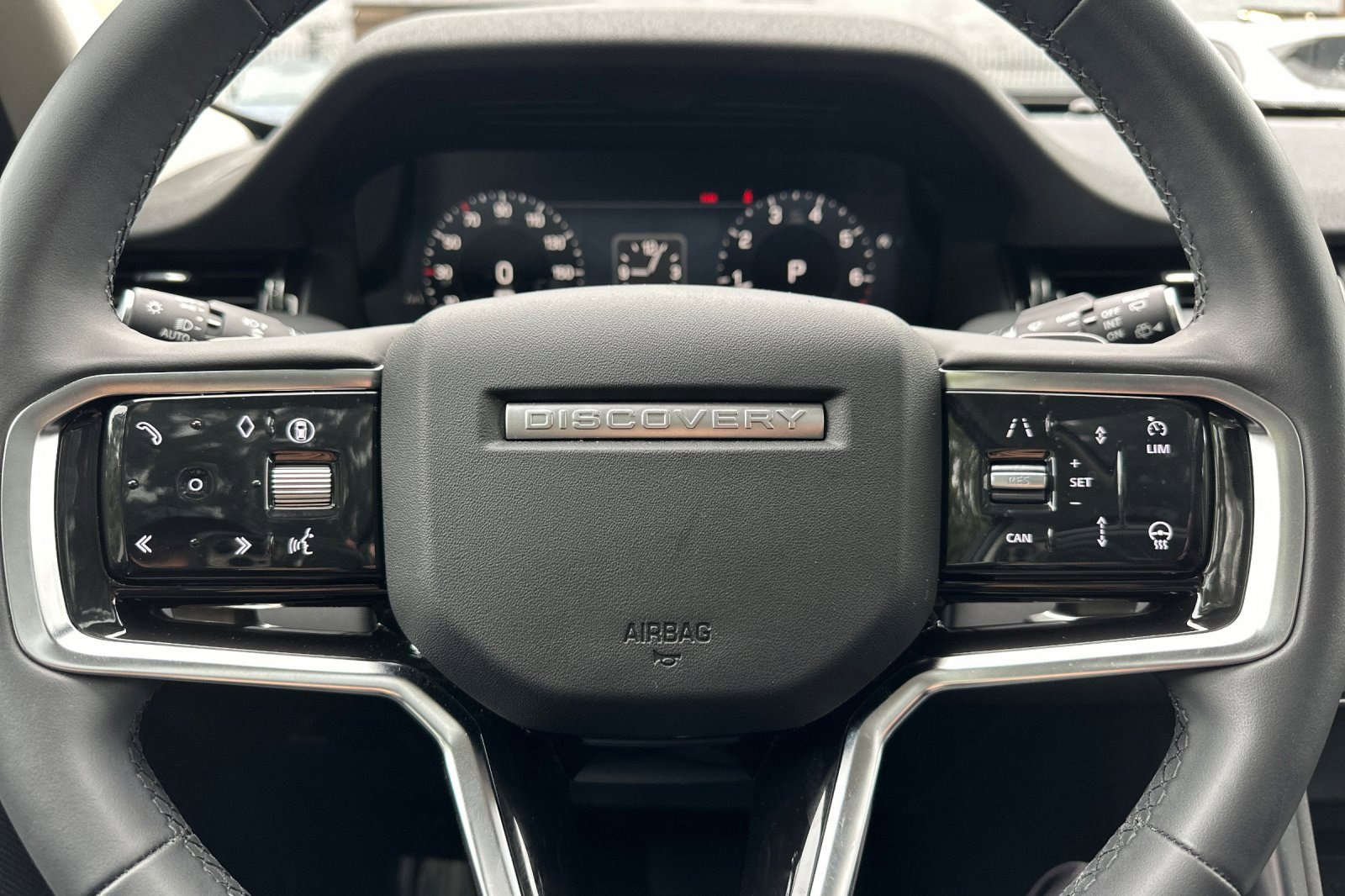 2024 Land Rover Discovery Sport S photo 17