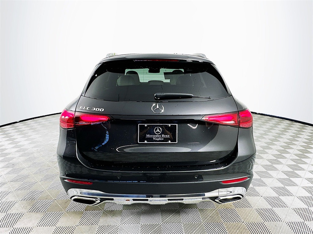 2026 Mercedes Benz GLC 300 photo 6