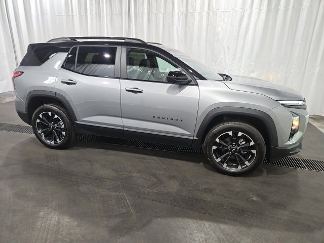 2026 Chevrolet Equinox RS photo 2