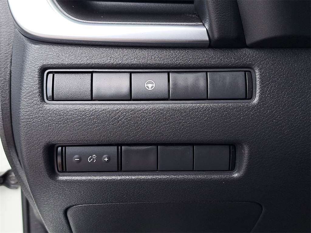 2021 Nissan Rogue SV photo 22