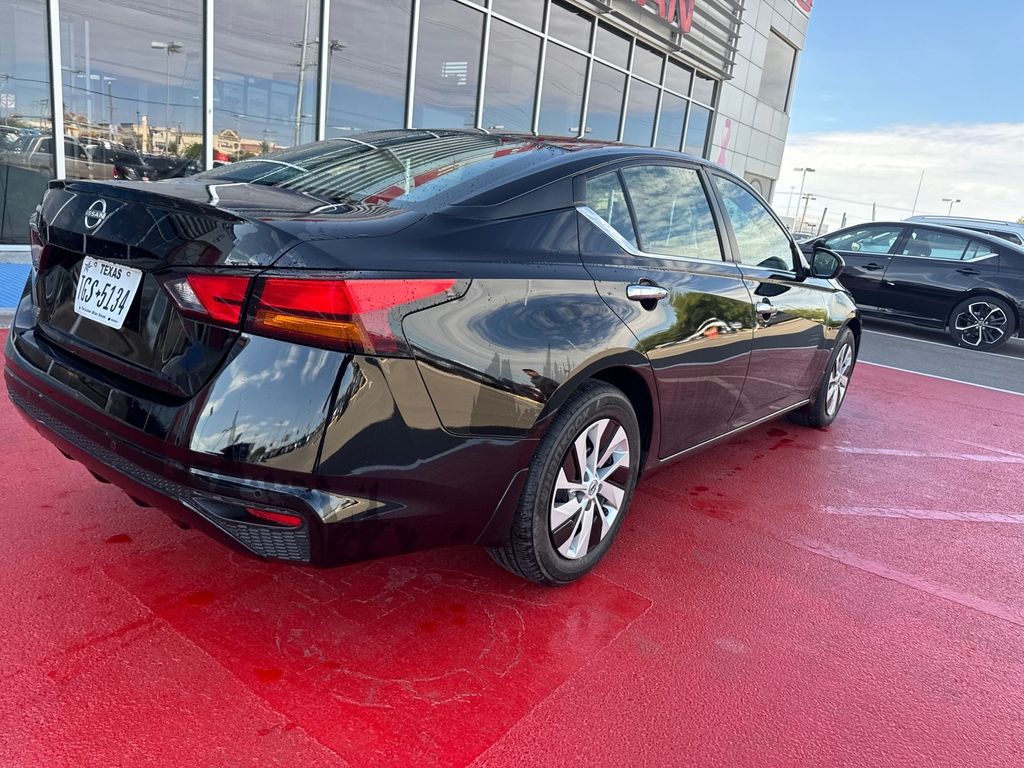 2023 Nissan Altima 2.5 S photo 11