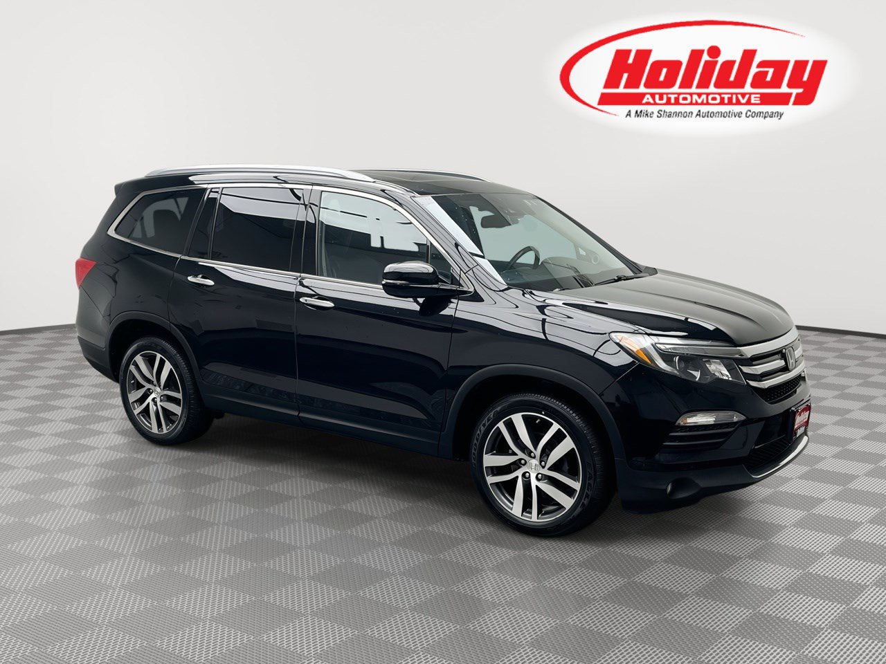 2018 Honda Pilot Elite's photo