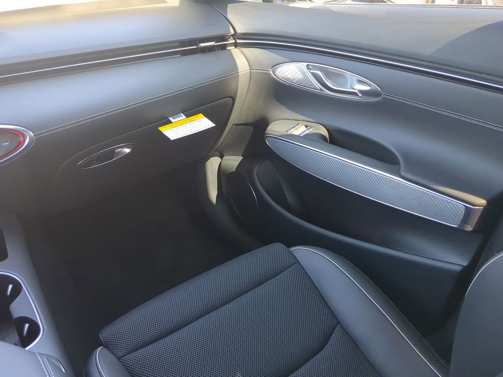 2025 Genesis GV70 3.5T Sport photo 16