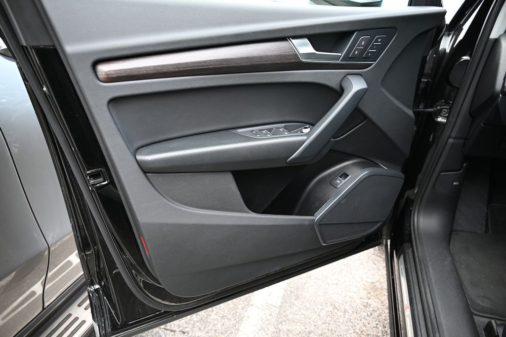 2023 Audi Q5 45 S line Premium photo 8