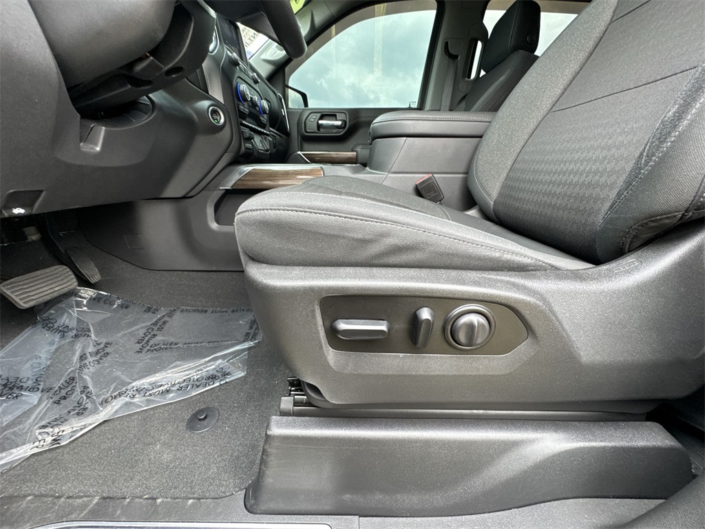 2021 Chevrolet Silverado 1500 RST photo 12