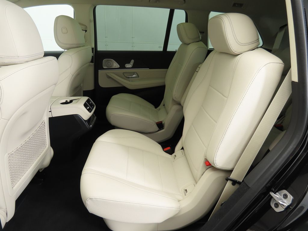 2025 Mercedes Benz GLS 450 4MATIC photo 20