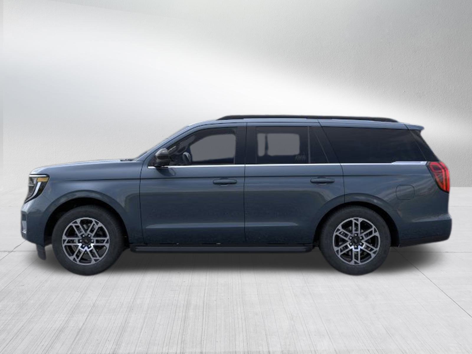 2025 Ford Expedition photo 2
