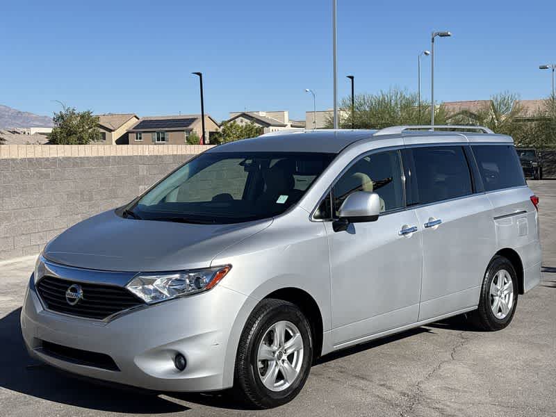 2017 Nissan Quest SV photo 4