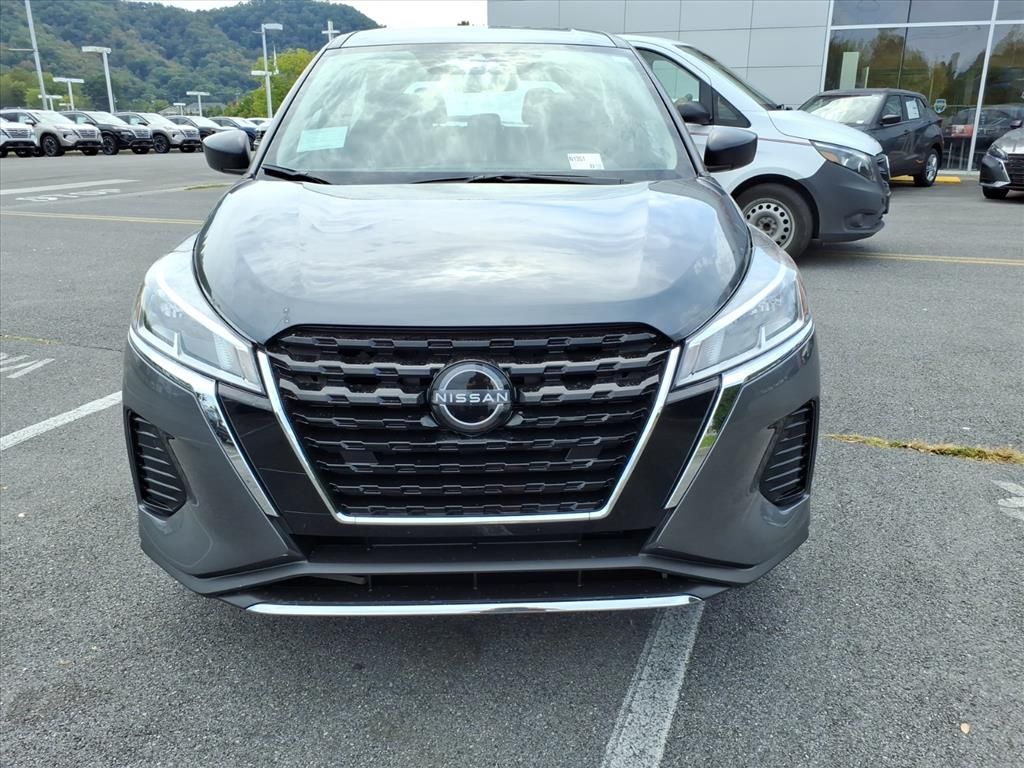 2025 Nissan Kicks Play S photo 6