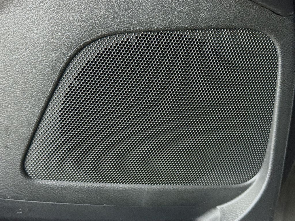 2016 Nissan Murano SV photo 22