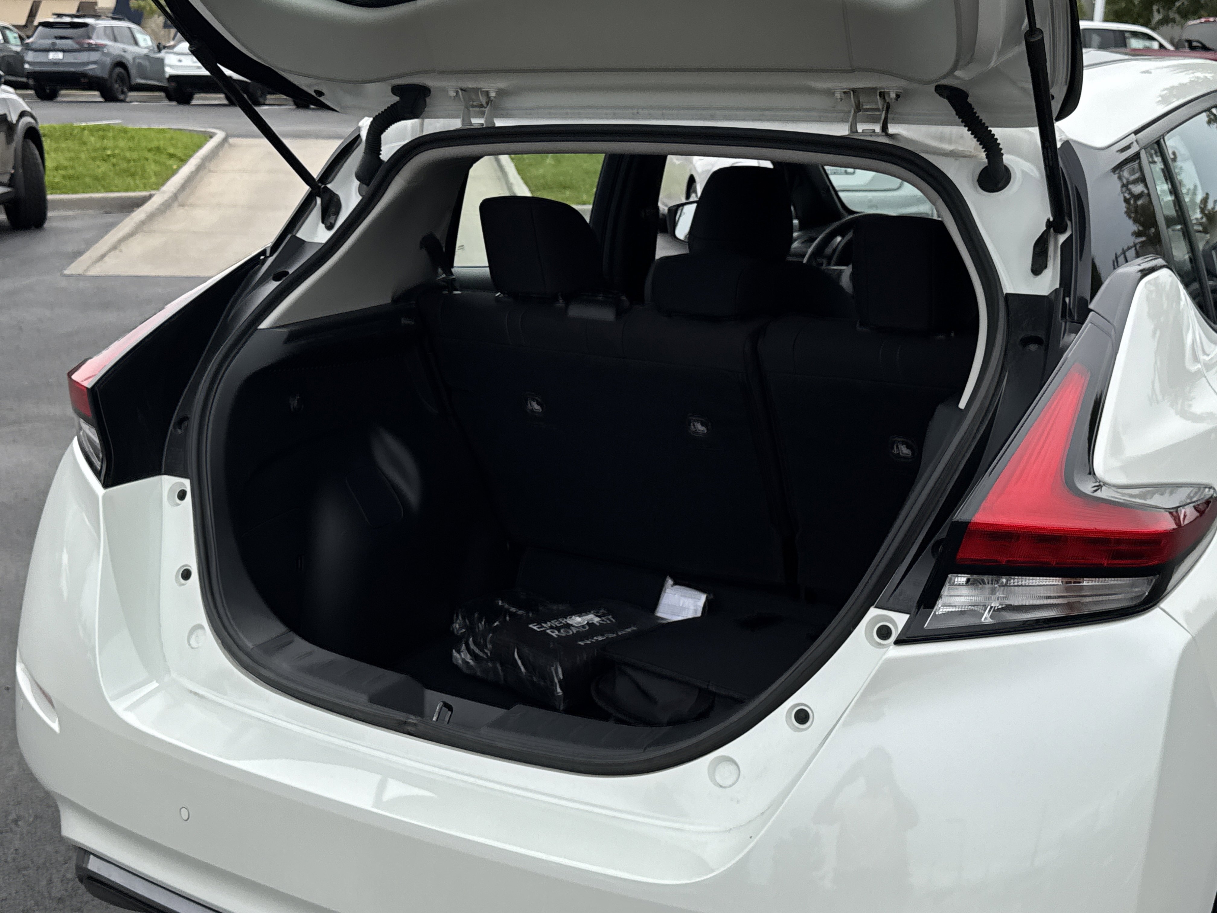 2025 Nissan Leaf SV Plus photo 3