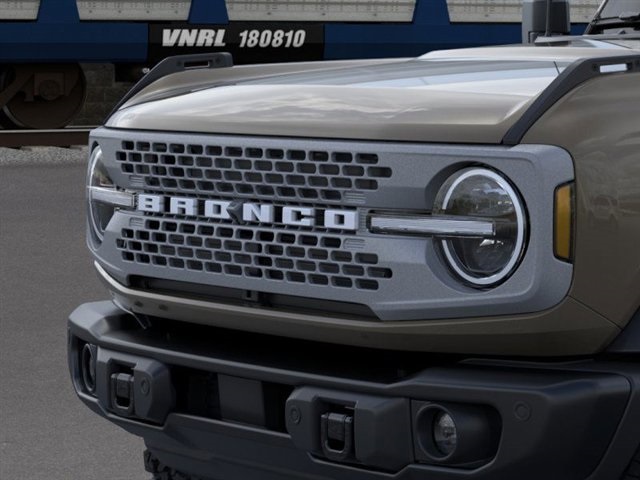 2025 Ford Bronco Badlands photo 17