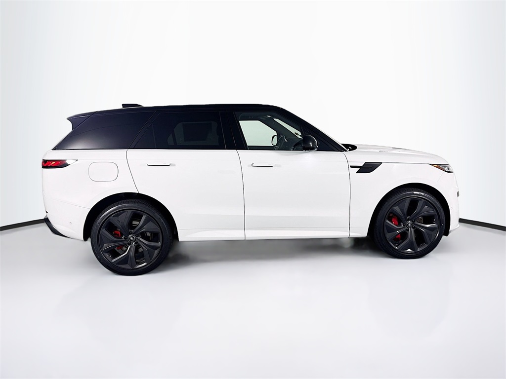 2025 Land Rover Range Rover Sport SE photo 4