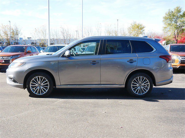 2022 Mitsubishi Outlander PHEV SEL photo 2