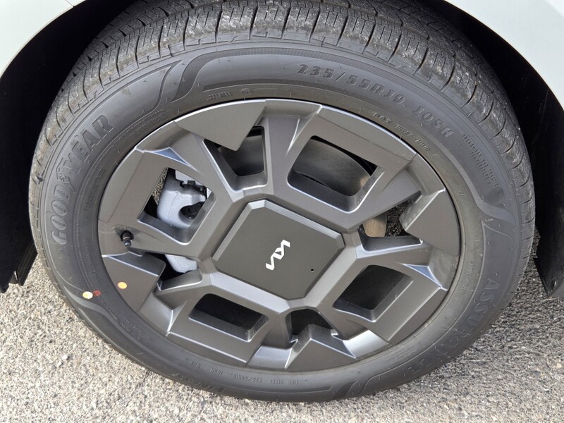 2026 Kia Carnival EX photo 4