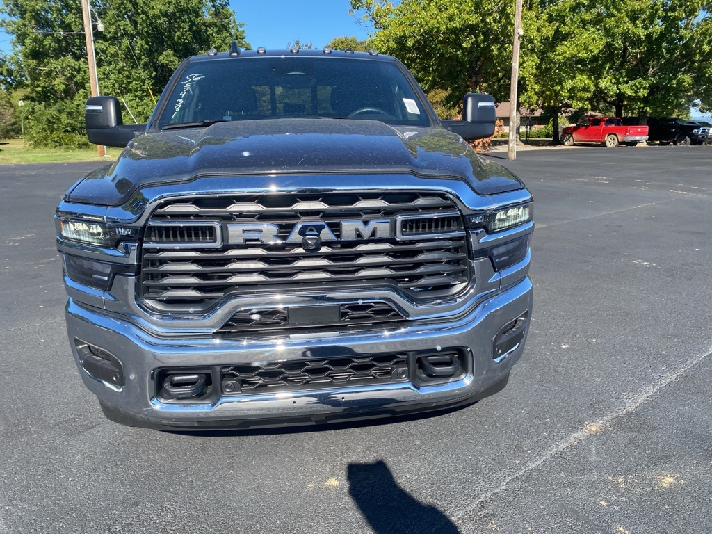 2025 Ram 2500 Tradesman photo 2