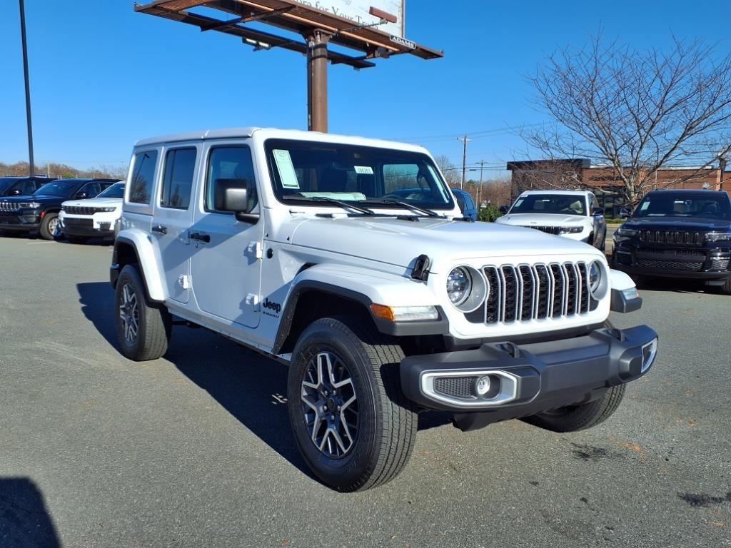 2025 Jeep Wrangler 4-Door Sahara's photo