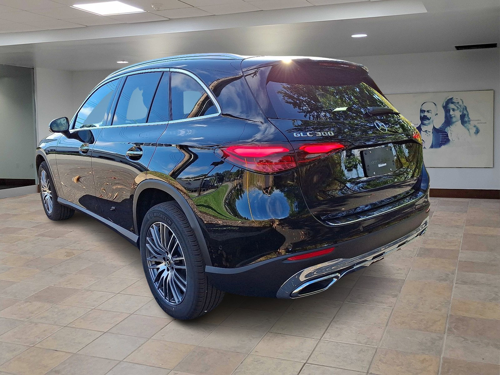 2026 Mercedes Benz GLC 300 4MATIC photo 3