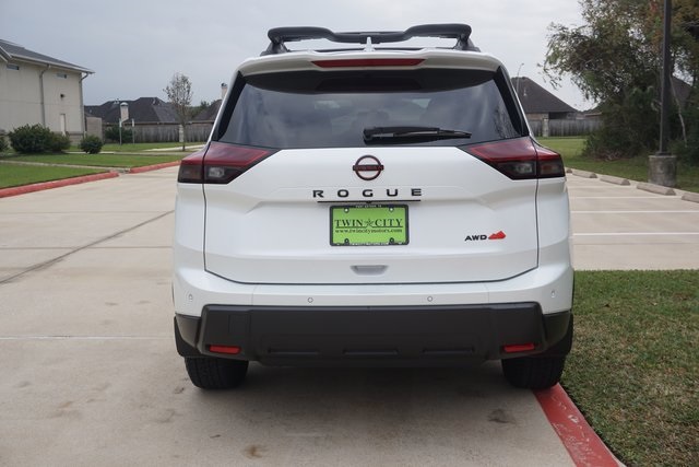 2025 Nissan Rogue SV photo 3