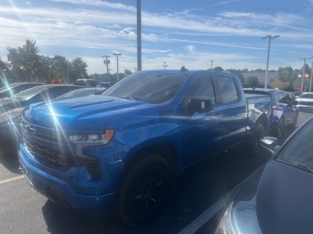 2024 Chevrolet Silverado 1500 RST photo 2