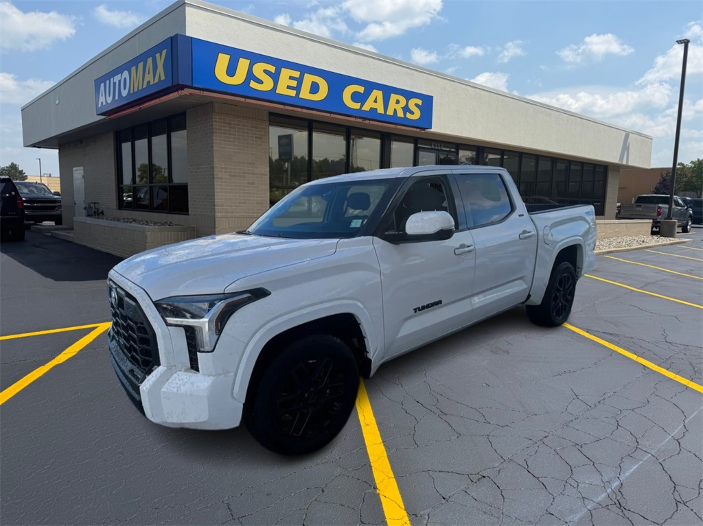 2022 Toyota Tundra SR5's photo