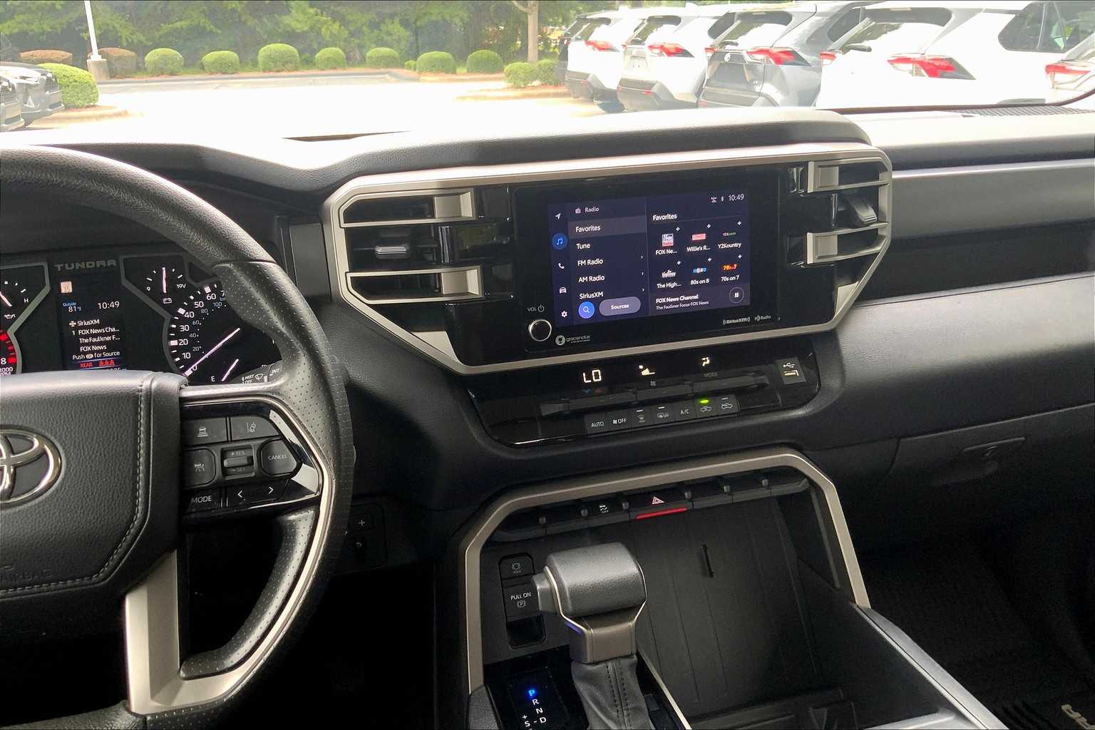 2022 Toyota Tundra SR5 CrewMax photo 6