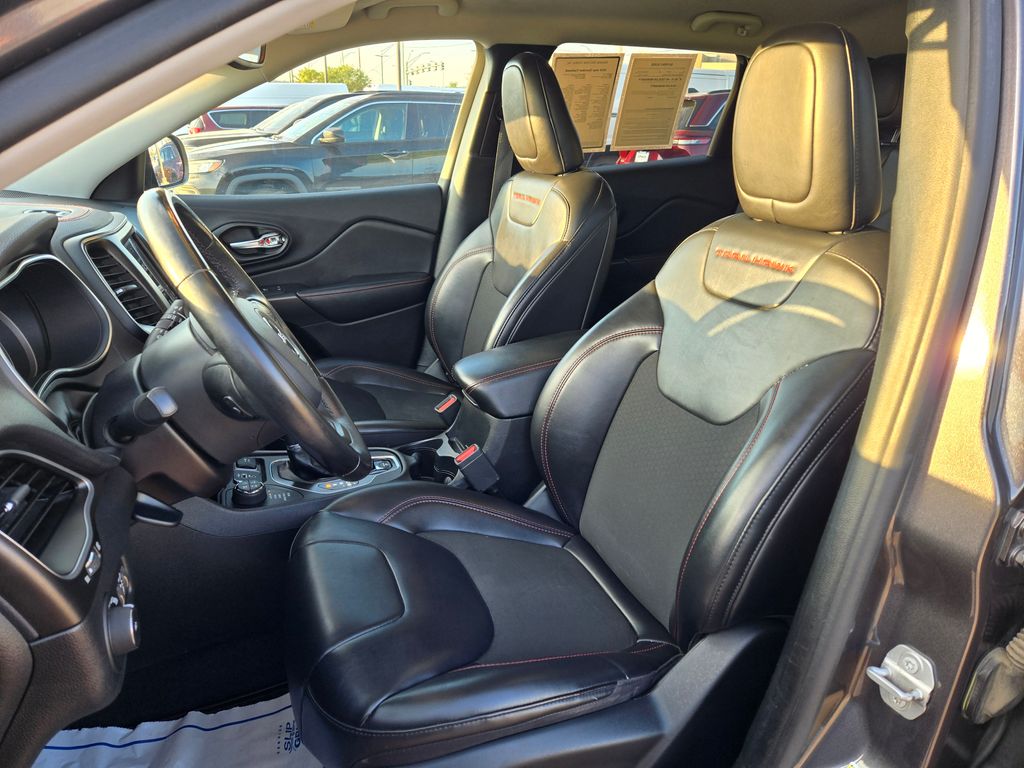 2020 Jeep Cherokee Trailhawk photo 11