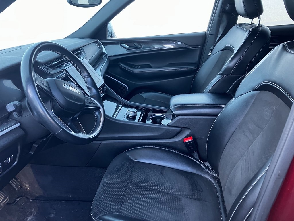 2021 Jeep Grand Cherokee Altitude photo 2