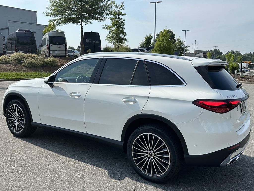 2025 Mercedes Benz GLC 300 4MATIC photo 6