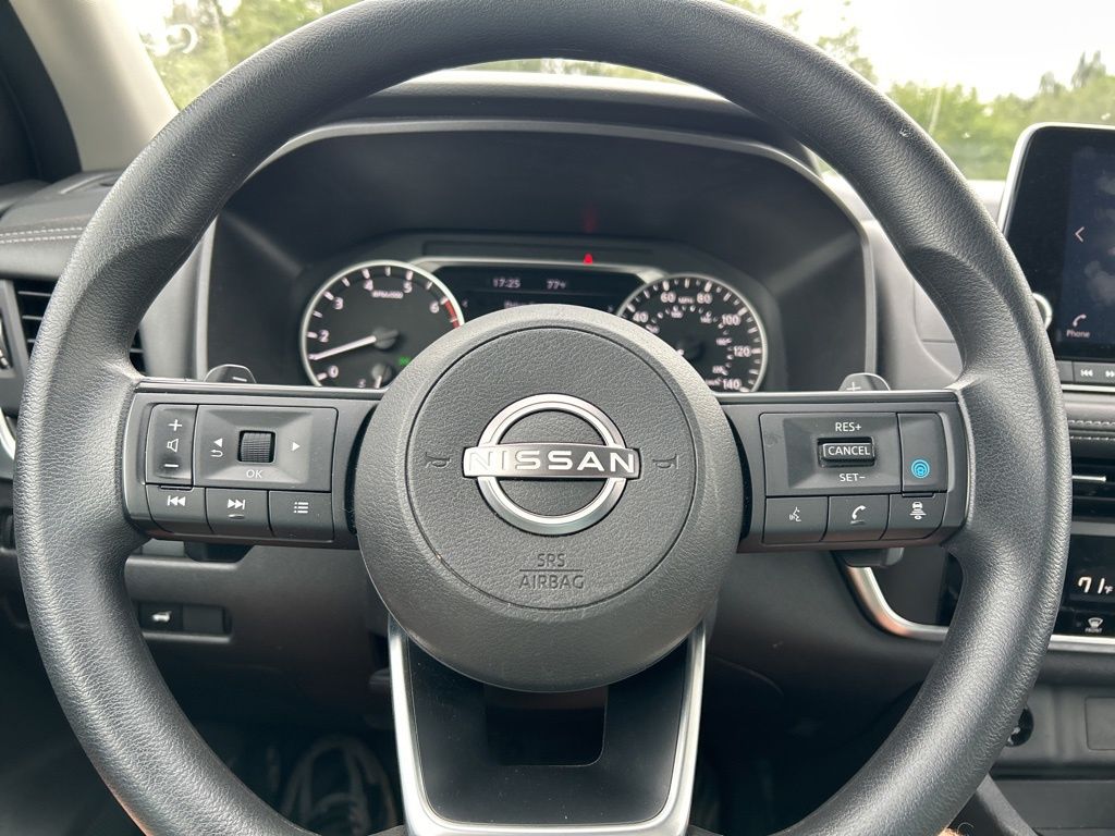 2024 Nissan Rogue SV photo 18