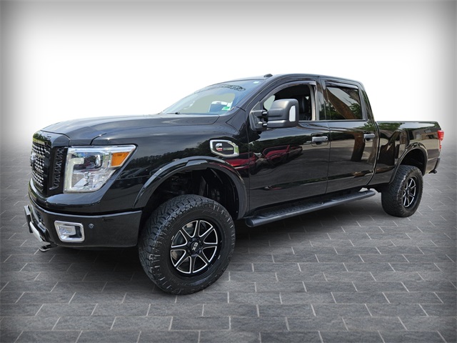 2017 Nissan Titan PRO-4X photo 3