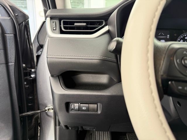 2019 Toyota RAV4 LE photo 36