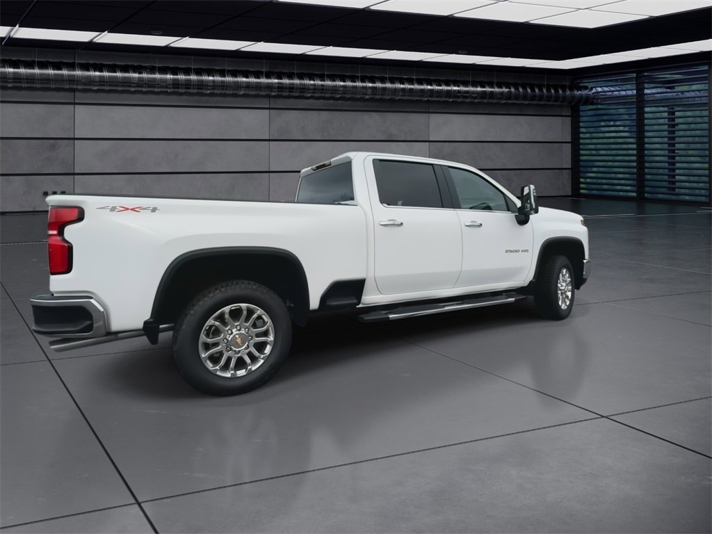 2025 Chevrolet Silverado 2500HD LTZ photo 9