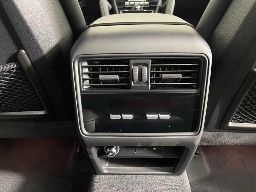 2025 Porsche Cayenne Coupe photo 20