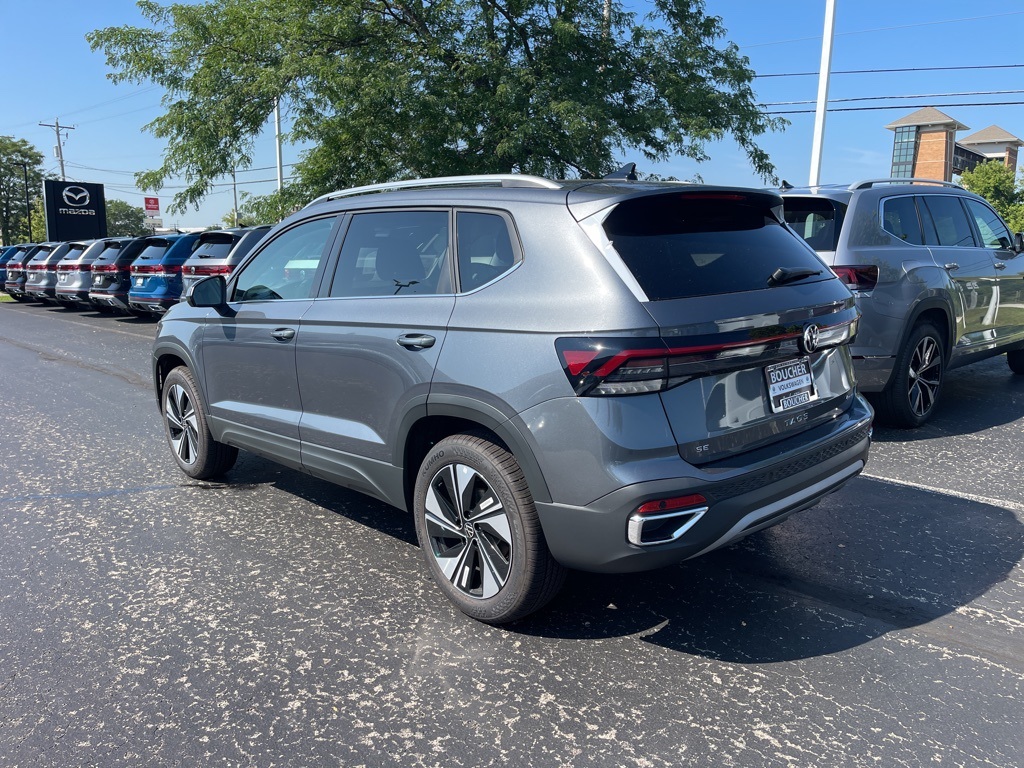 2025 Volkswagen Taos SE photo 3