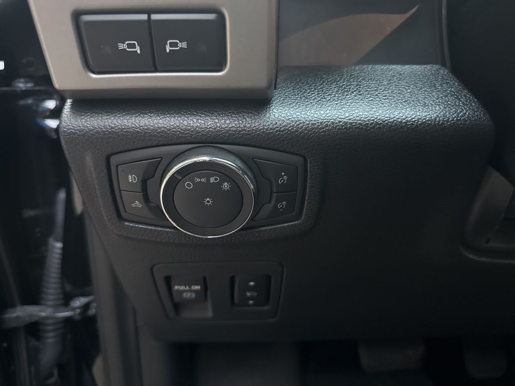 2019 Ford F-150 Lariat photo 11