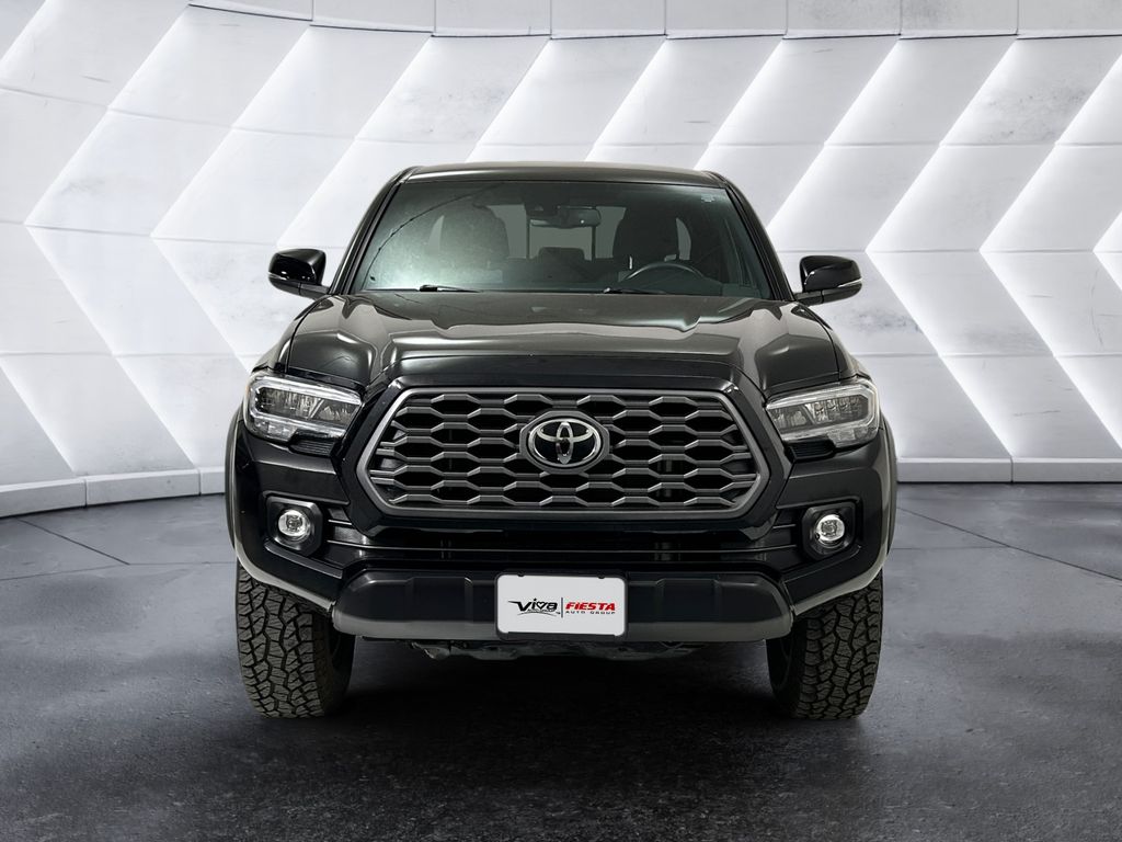 2022 Toyota Tacoma TRD Off-Road photo 2