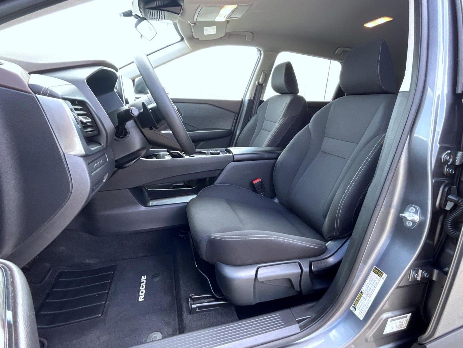 2023 Nissan Rogue S photo 10