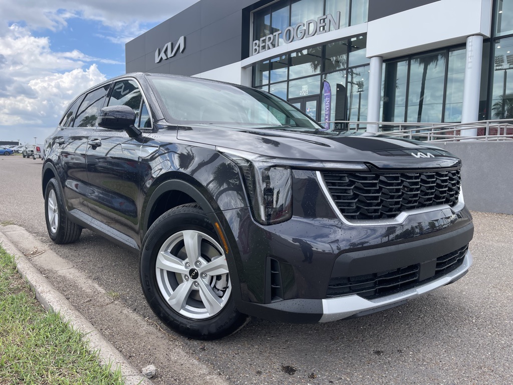 2026 Kia Sorento LX's photo
