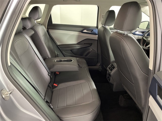 2024 Volkswagen Taos SE photo 39