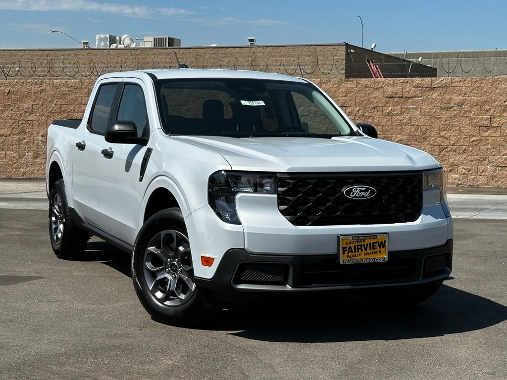 2025 Ford Maverick XLT photo 2