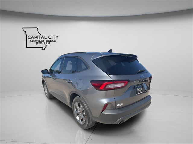 2025 Ford Escape ST-Line photo 4