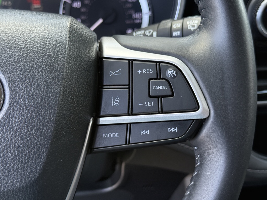 2023 Toyota Highlander XLE photo 23