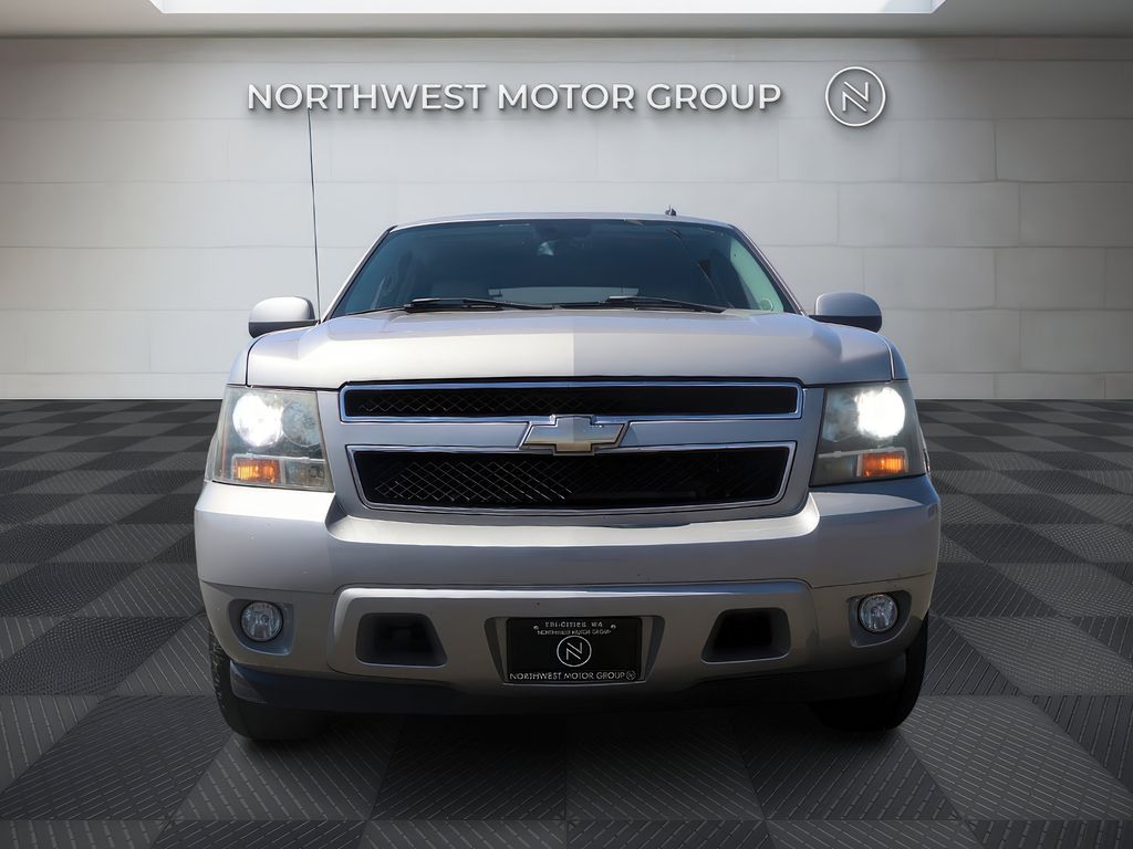 2008 Chevrolet Avalanche LS photo 2