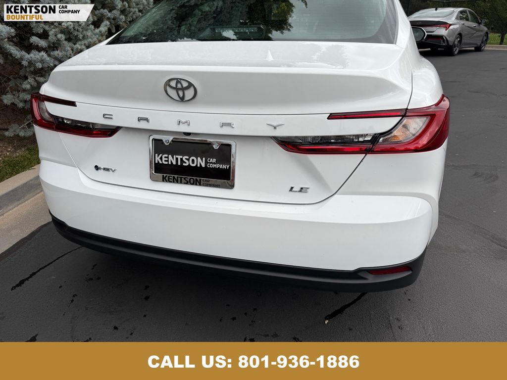 2025 Toyota Camry LE photo 28