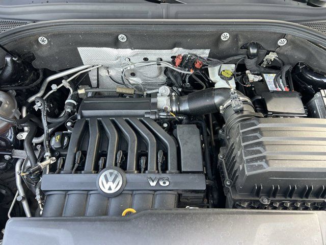 2021 Volkswagen Atlas V6 SE Technology R-Line photo 16