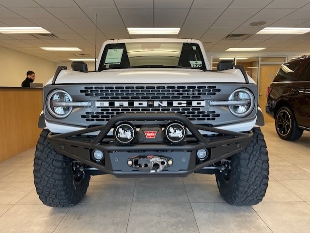 2023 Ford Bronco Badlands photo 2