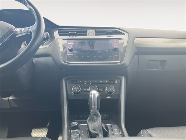 2019 Volkswagen Tiguan SEL R-Line photo 10